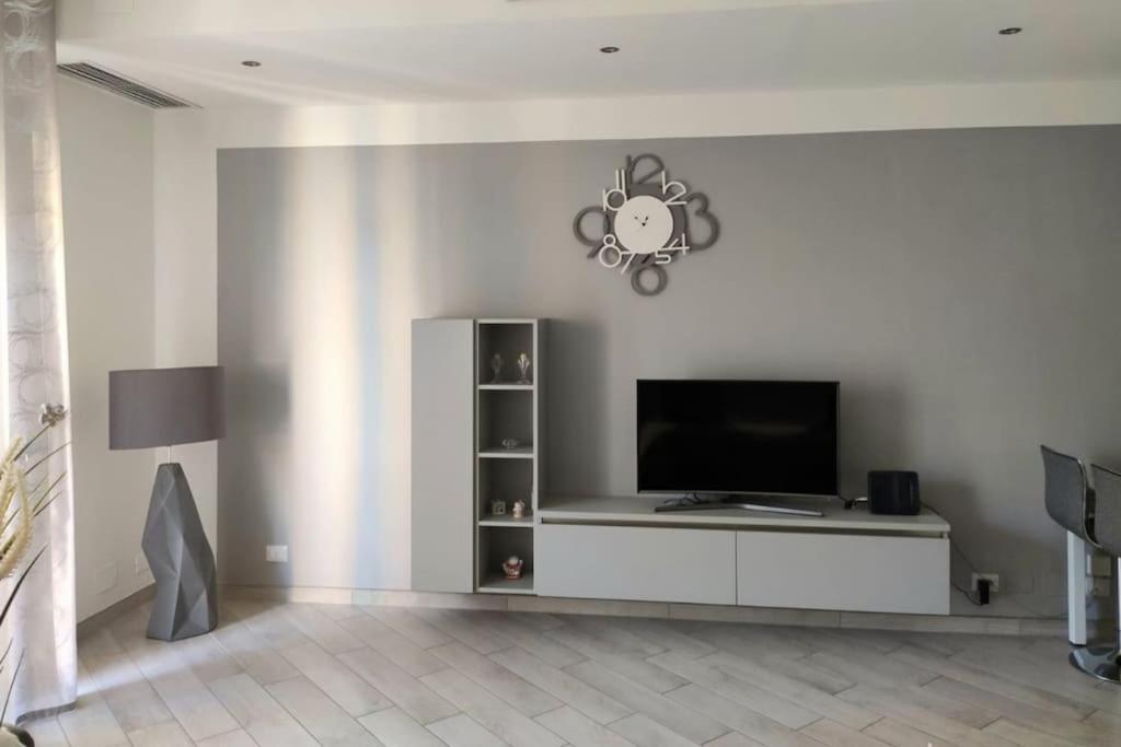 Ampio Bilocale In Zona Porta Vittoria / Corso Lodi Apartment Milan Bagian luar foto